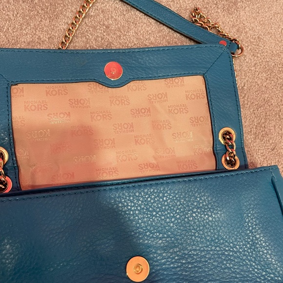 Turquoise Micheal Kors Purse - Picture 4 of 10